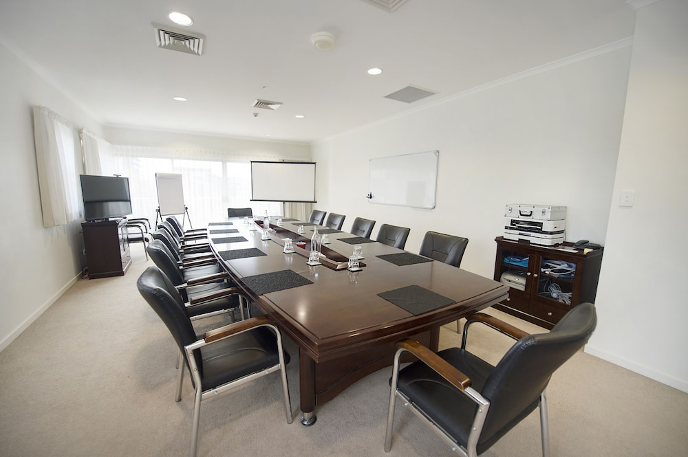 GLADSTONE CITY CENTRAL APARTMENT HOTEL 42/46