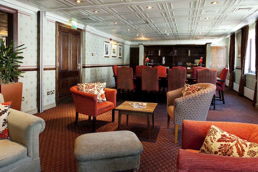 Carlton George Hotel 52/72