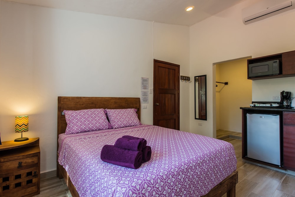 Studio, Queen Bed, City View, Kitchenette
