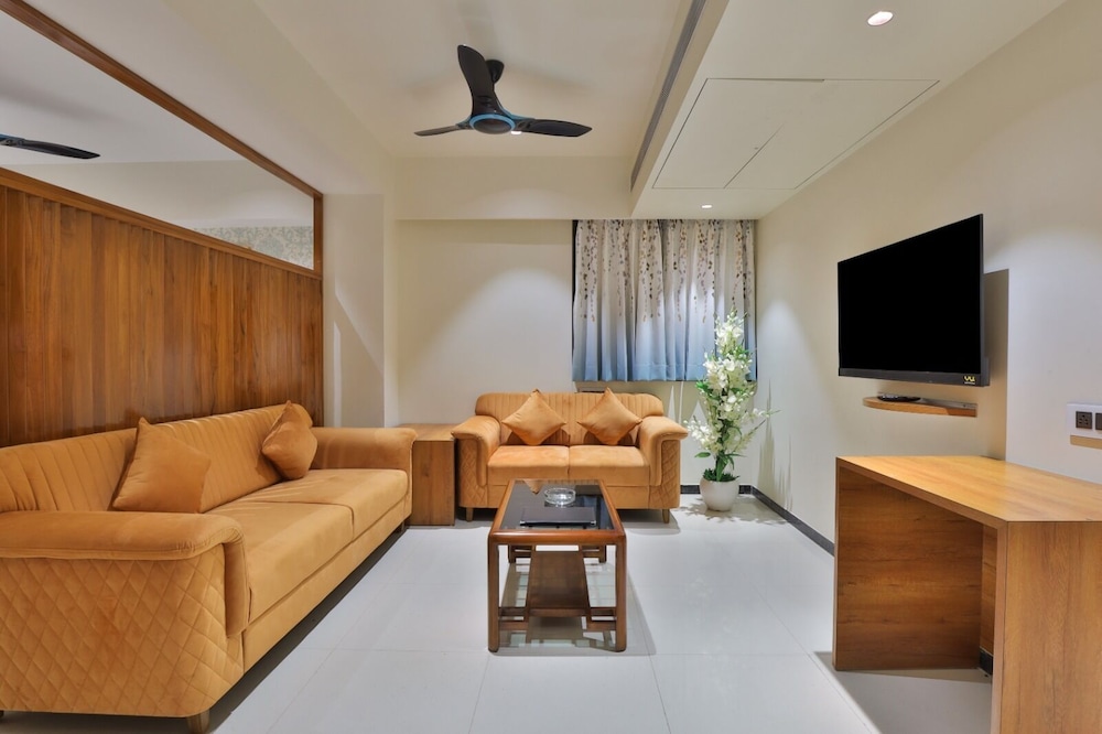 Hotel Empyrean 34/49