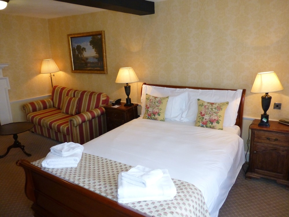 The Bear Hotel 18/33