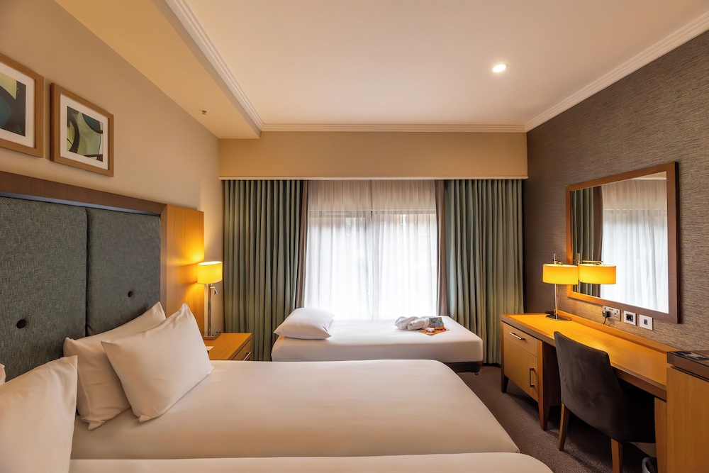 FAMILY, TRIPLE, TWIN BEDS
