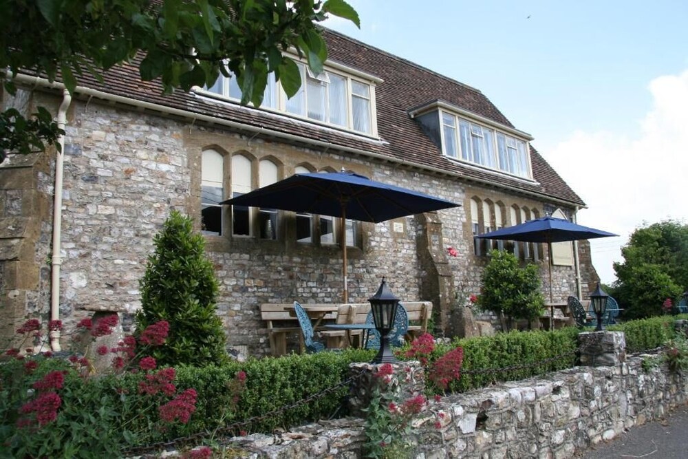 The Belfry, Restaurant and Rooms 4/39