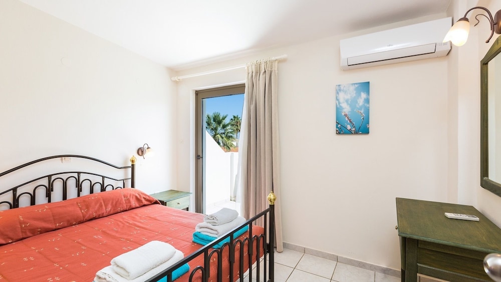 Trefon Hotel Apartments and Family Suites 14/73
