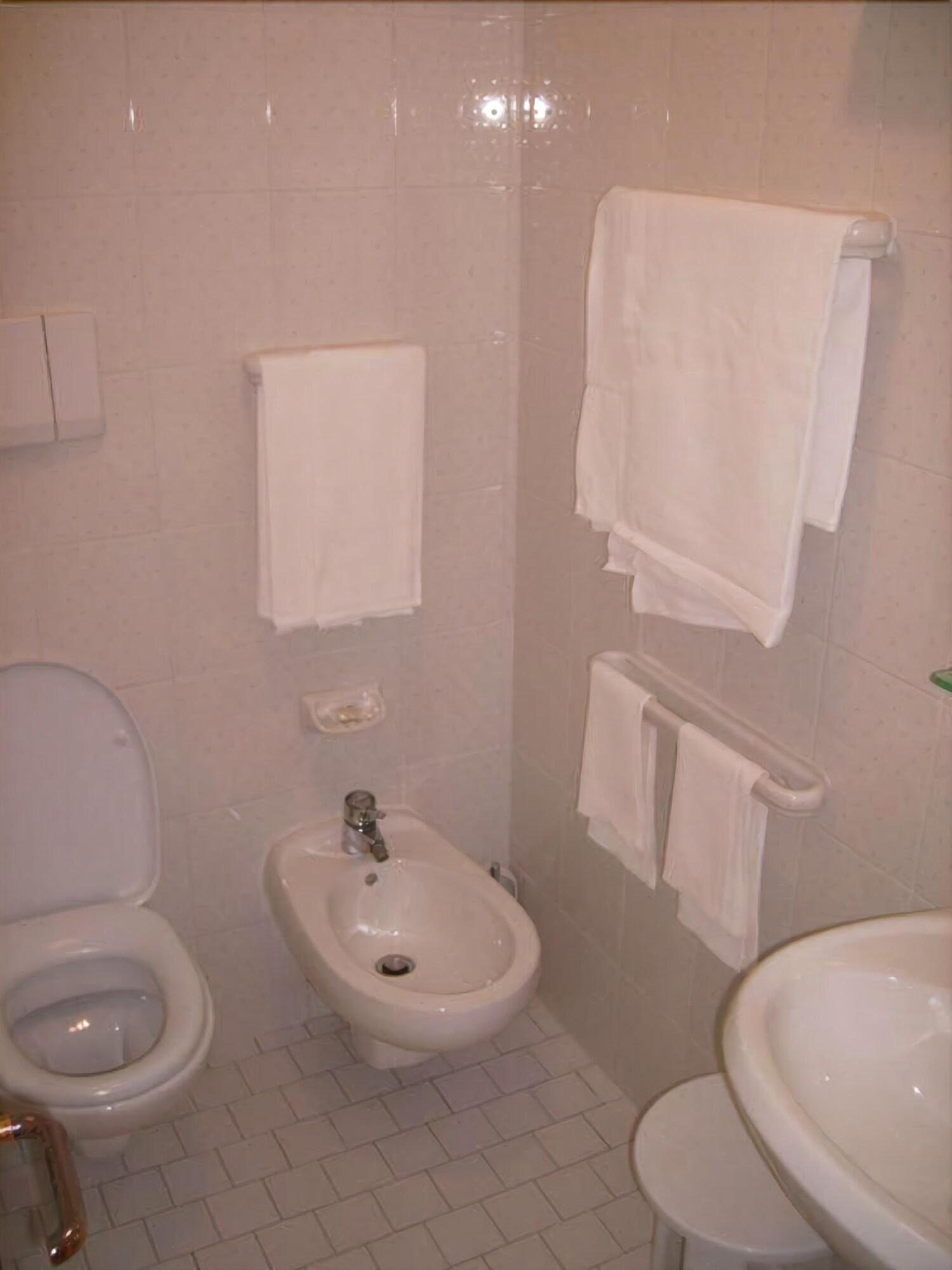 Hotel Villa Lina 60/62