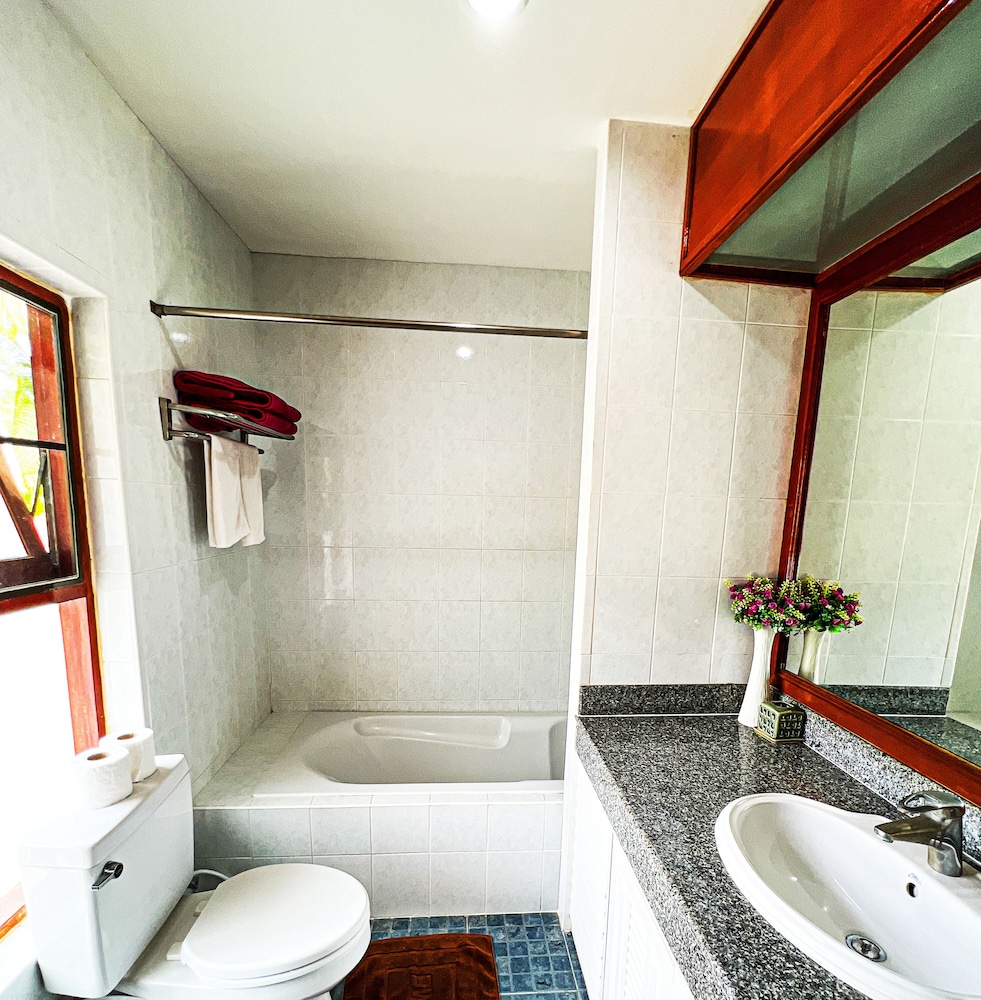 Cruiser Island Resort by Swiss-Belhotel 92/95