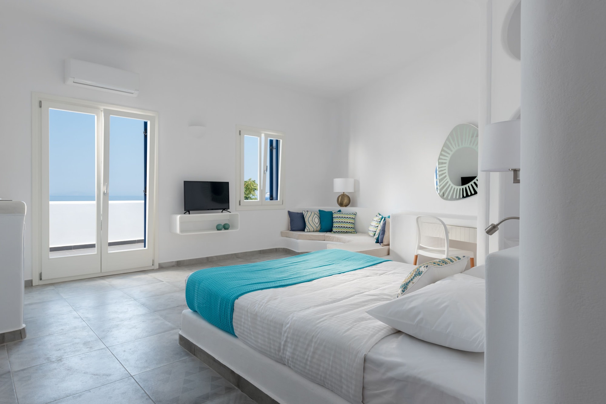 SUPERIOR, STUDIO, 1 DOUBLE AND 1 SINGLE BED, PARTIAL SEA VIEW, HOT TUB
