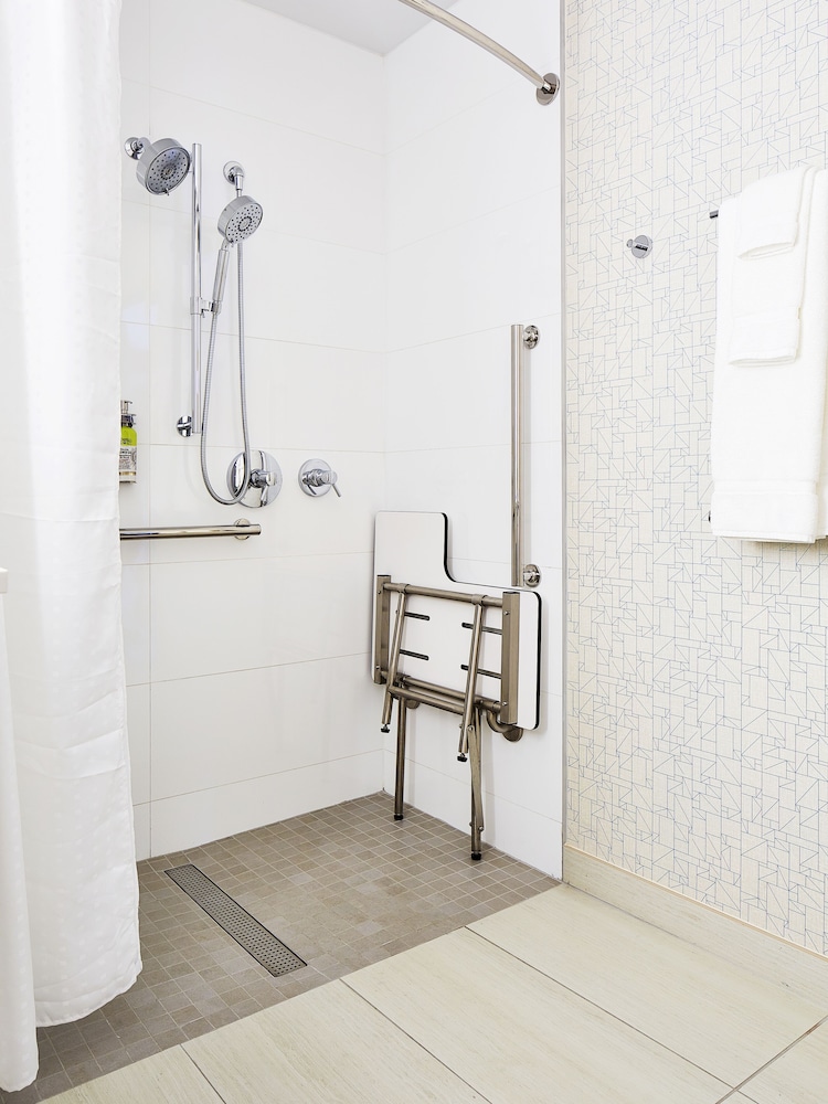 Holiday Inn Express NYC Brooklyn - Sunset Park 27/52
