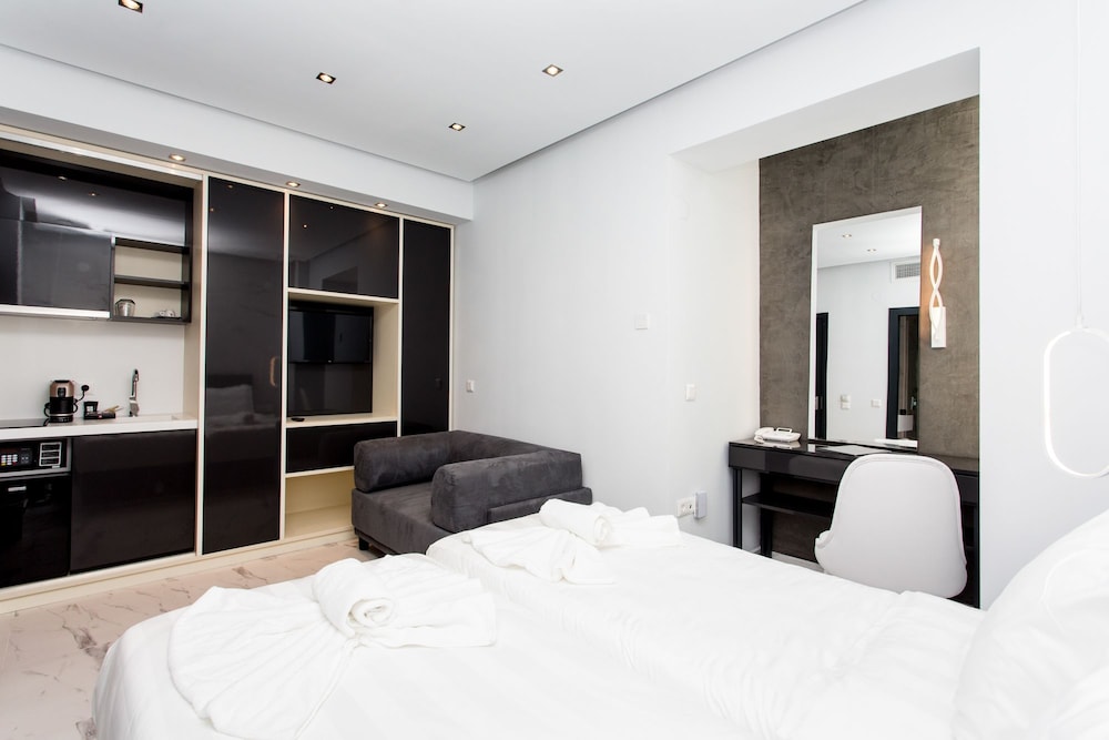 Crystal Villas & Suites 6/39