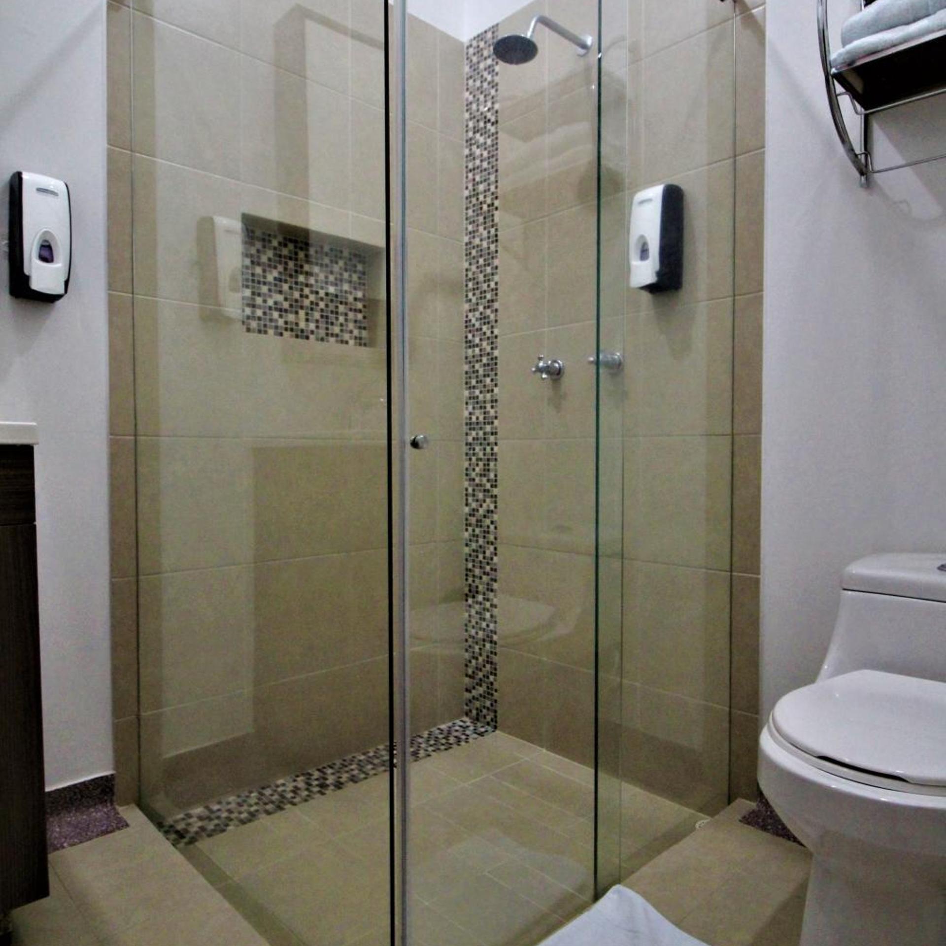 Amazilia Hotel 50/54
