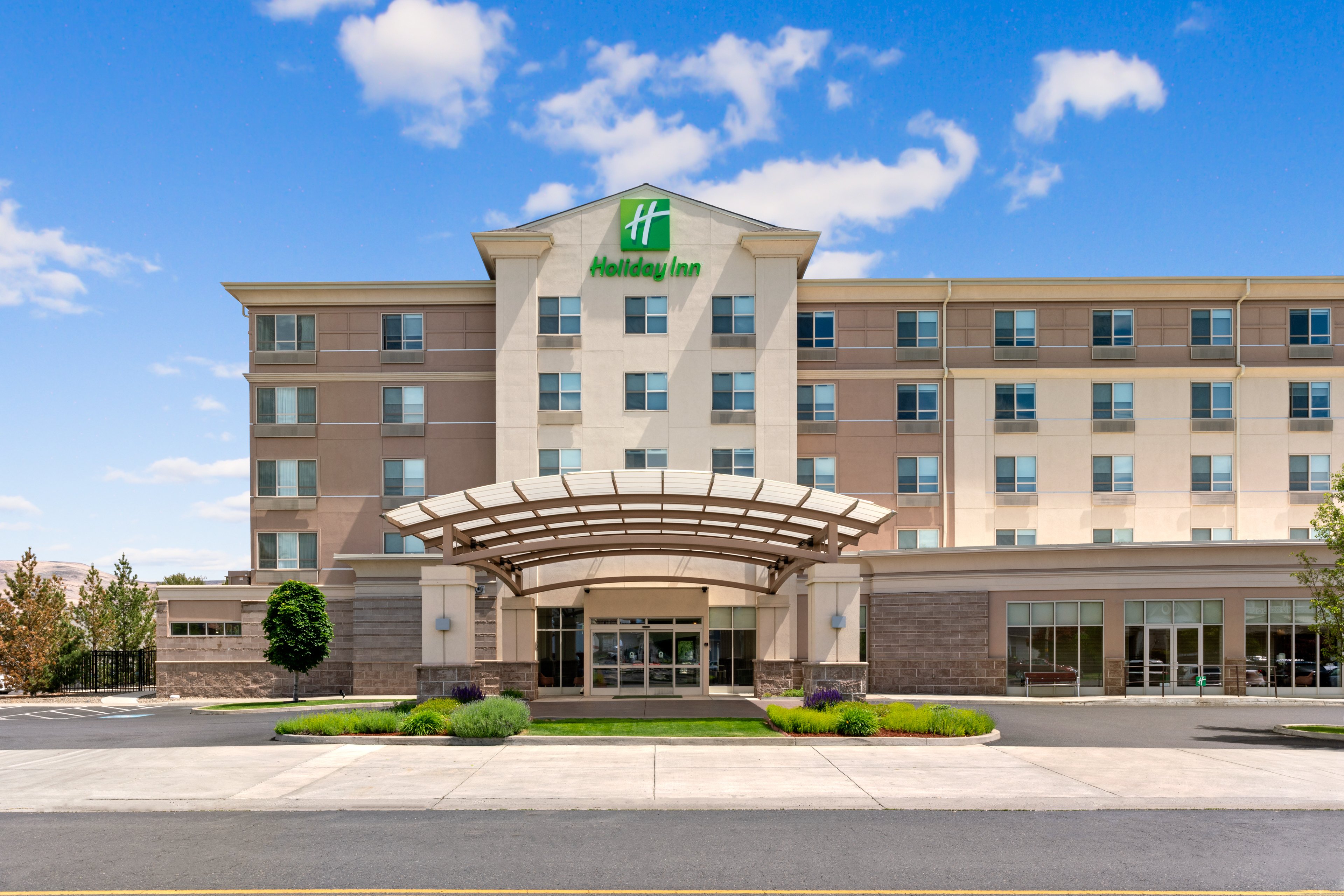 Holiday Inn Yakima 8/68