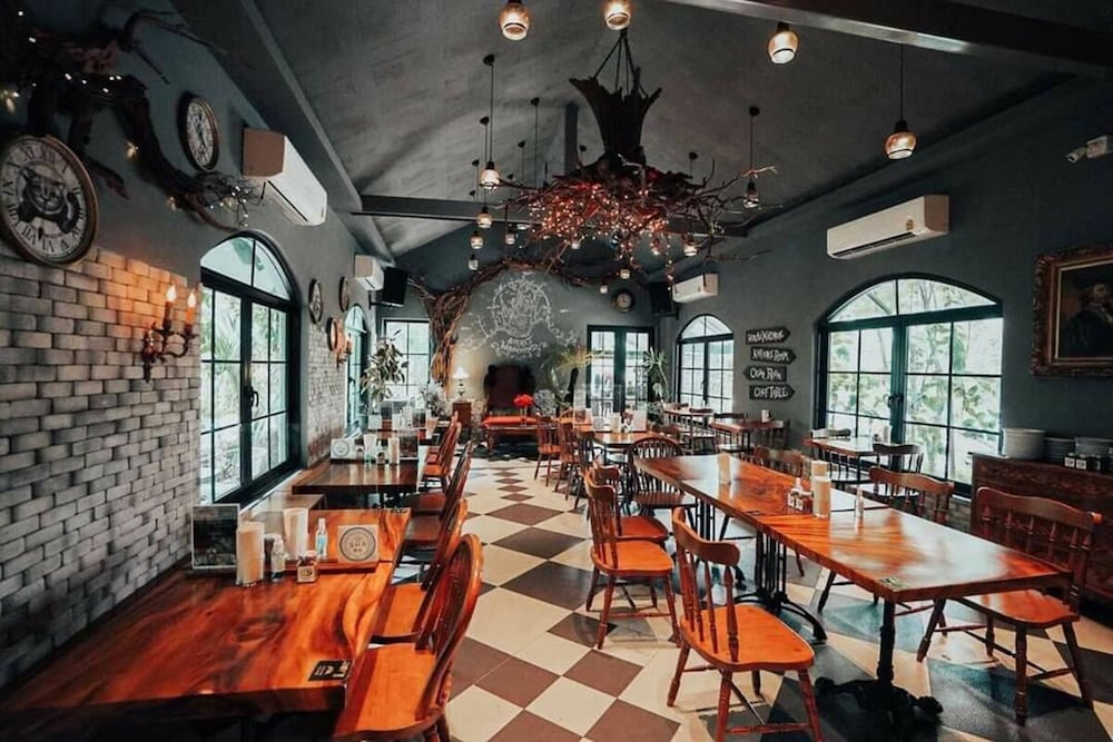 Bangkok Oasis Hotel 32/50