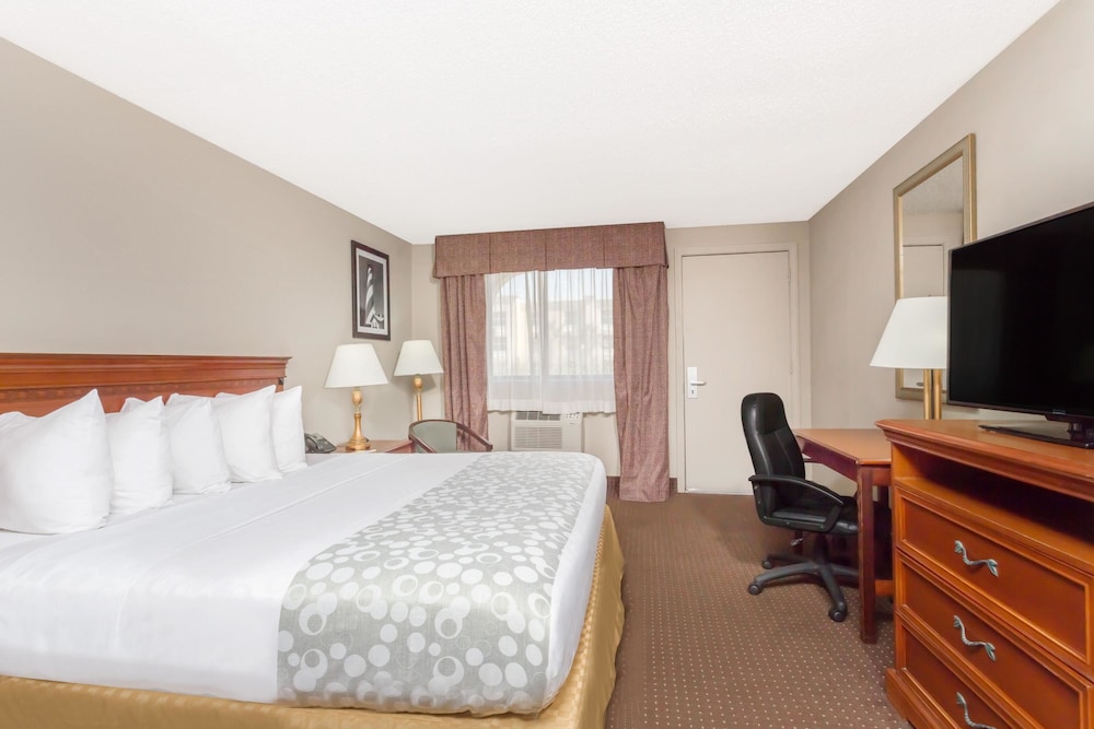 Days Inn By Wyndham St Augustine/Historic Downtown 8/25