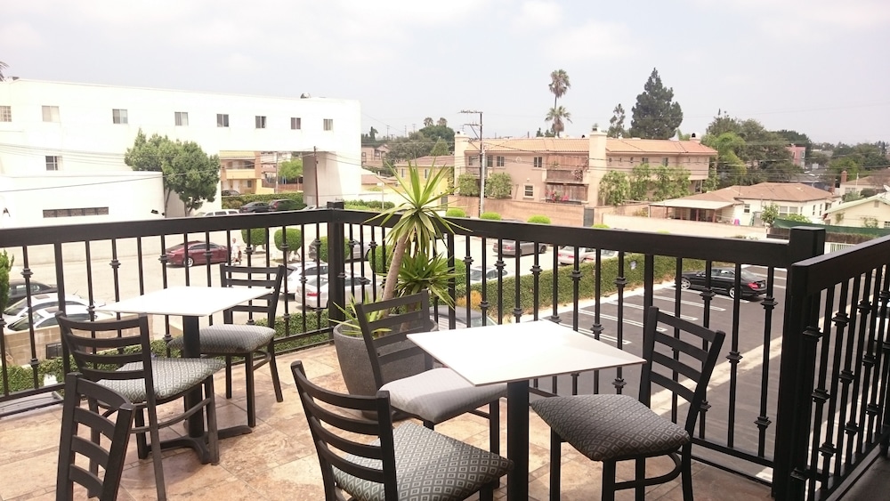 Ramada By Wyndham Culver City 39/49