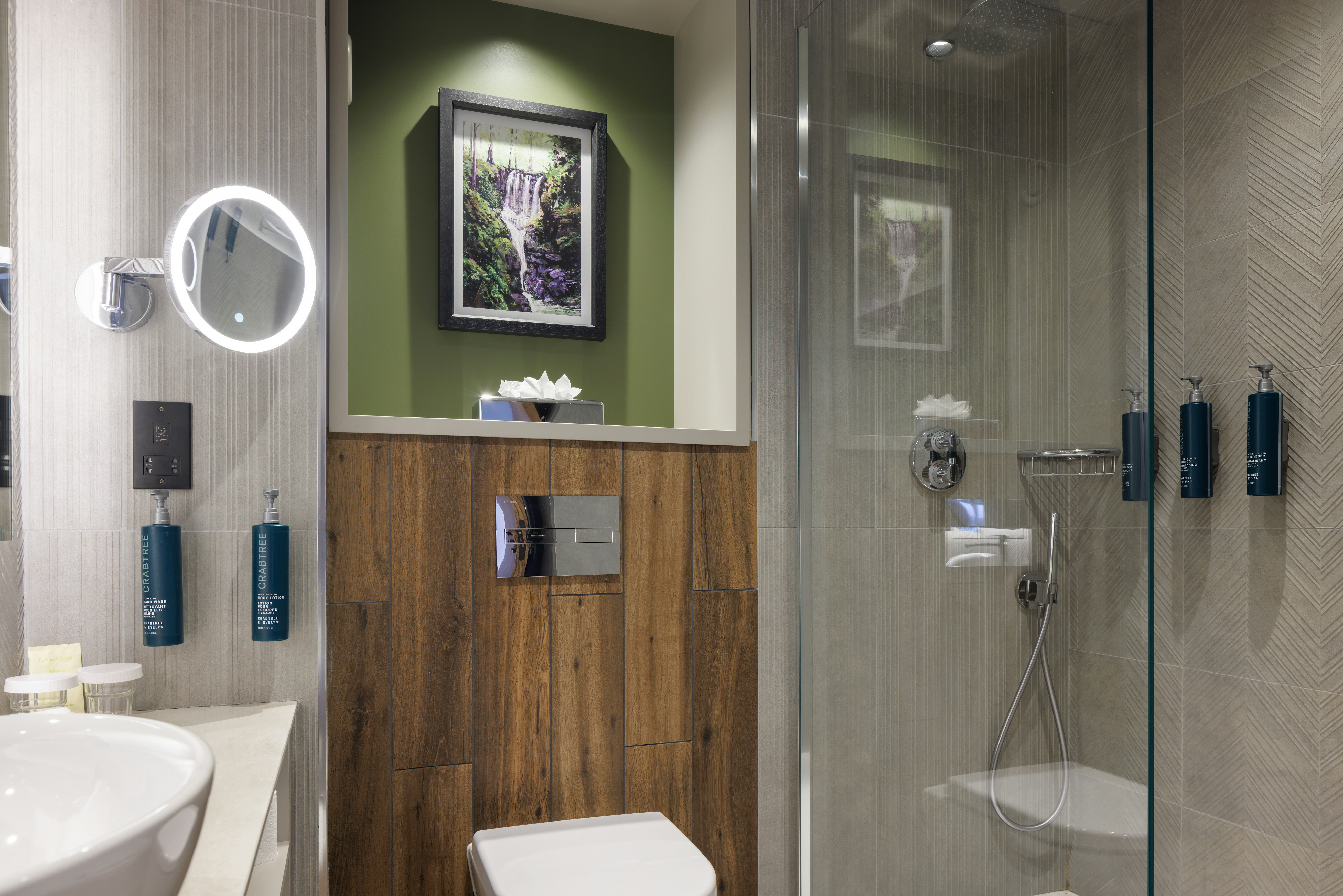 Deluxe, King Bed, Golf Course View، DoubleTree by Hilton Belfast Templepatrick Golf & Country Club 4/4