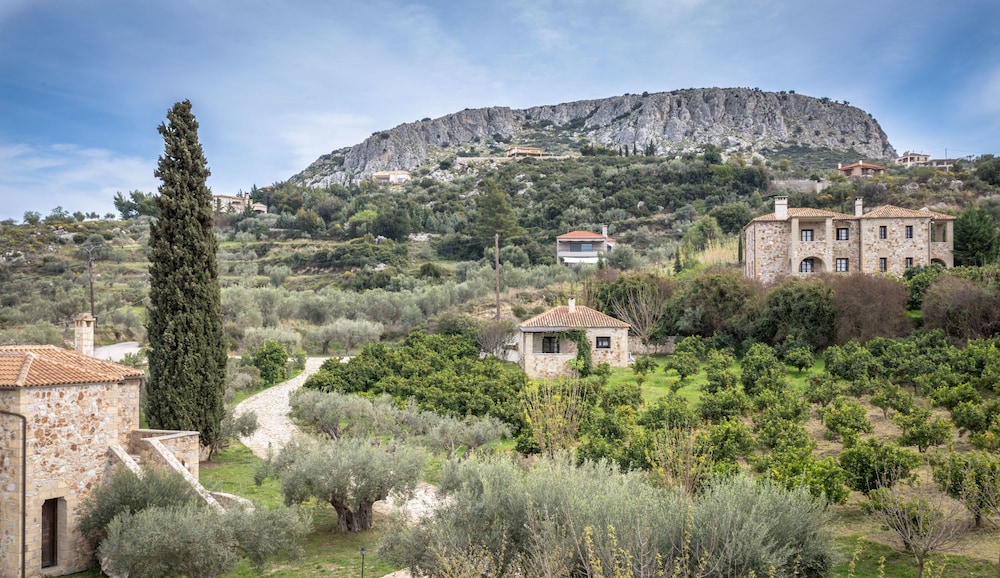 Klymeni Traditional Homes 42/50