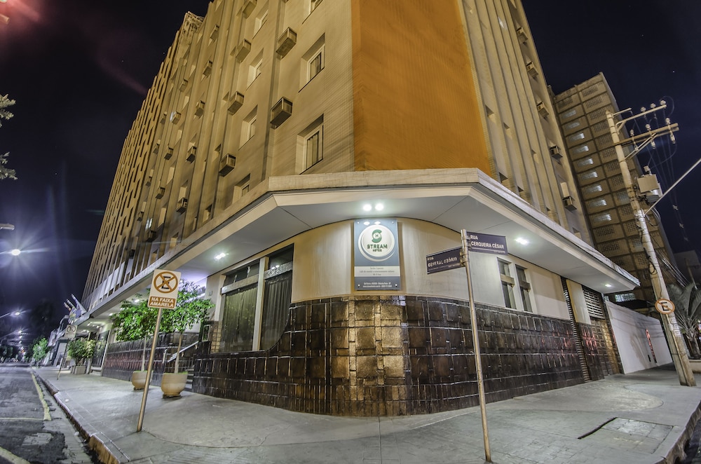 Black Stream Hotel 2/50