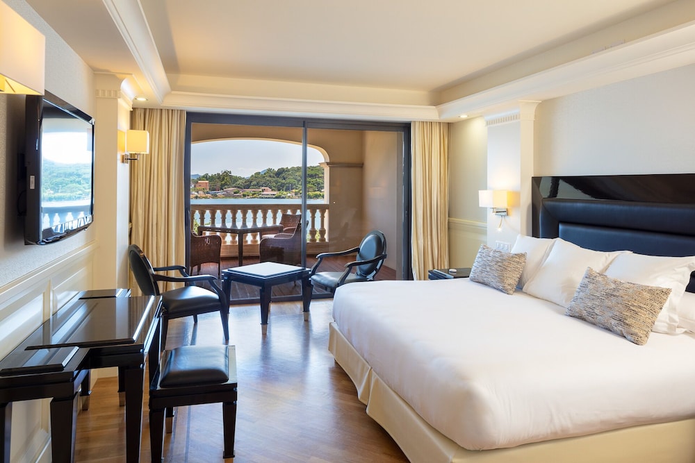 SUPERIOR, TRIPLE, SEA VIEW, TERRACE