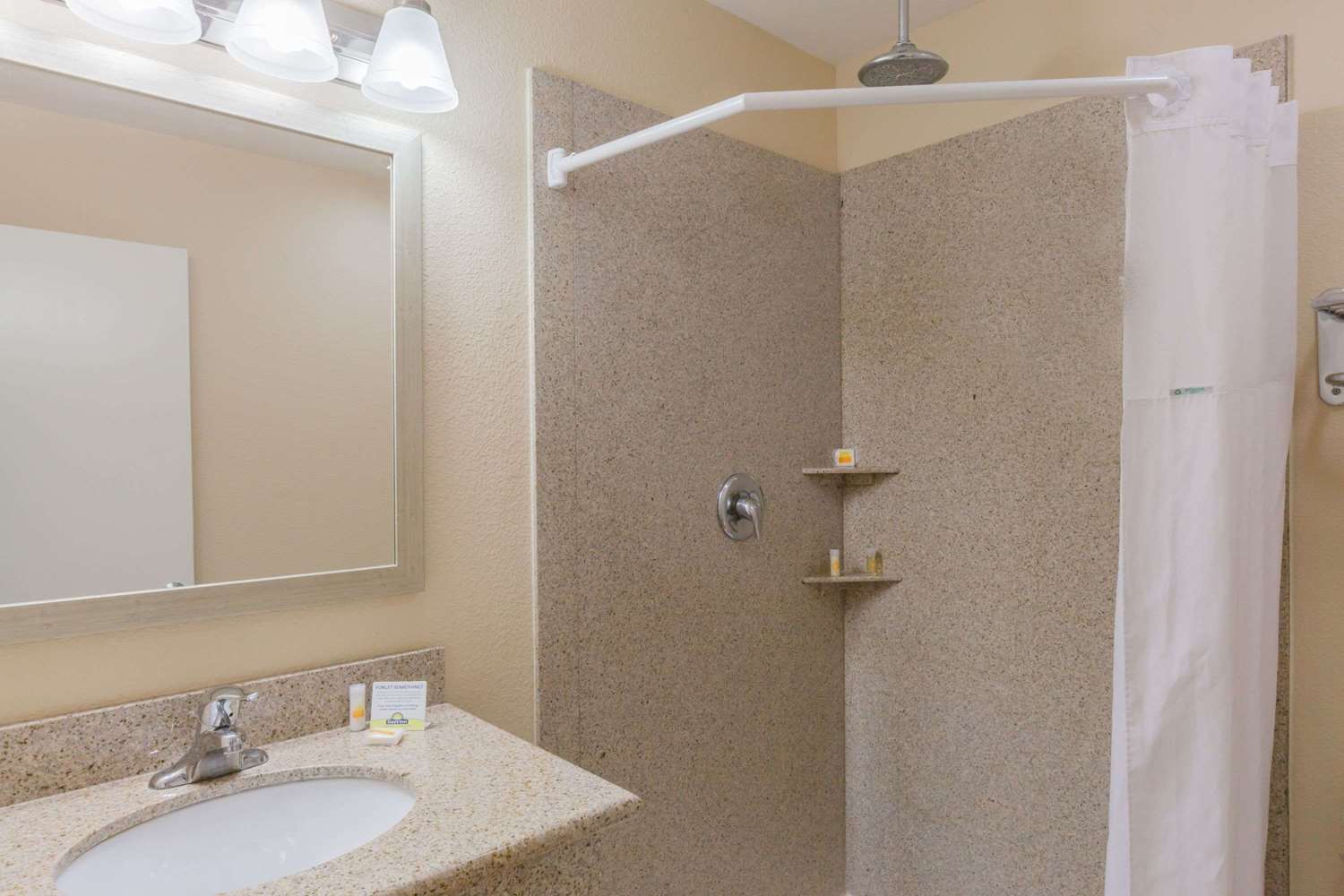Days Inn By Wyndham Santa Maria 17/18