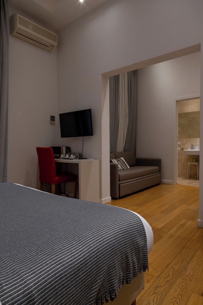 Sofia's Suites 25/46