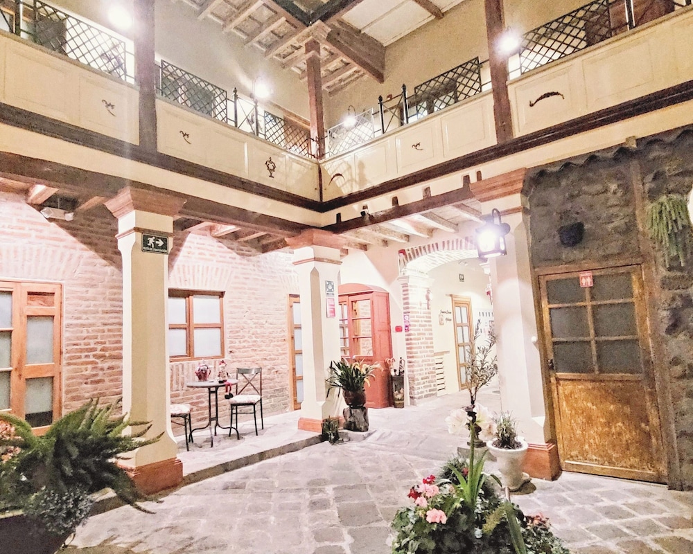 Old Town Quito Suites, Apartments & Boutique hotel 10/50