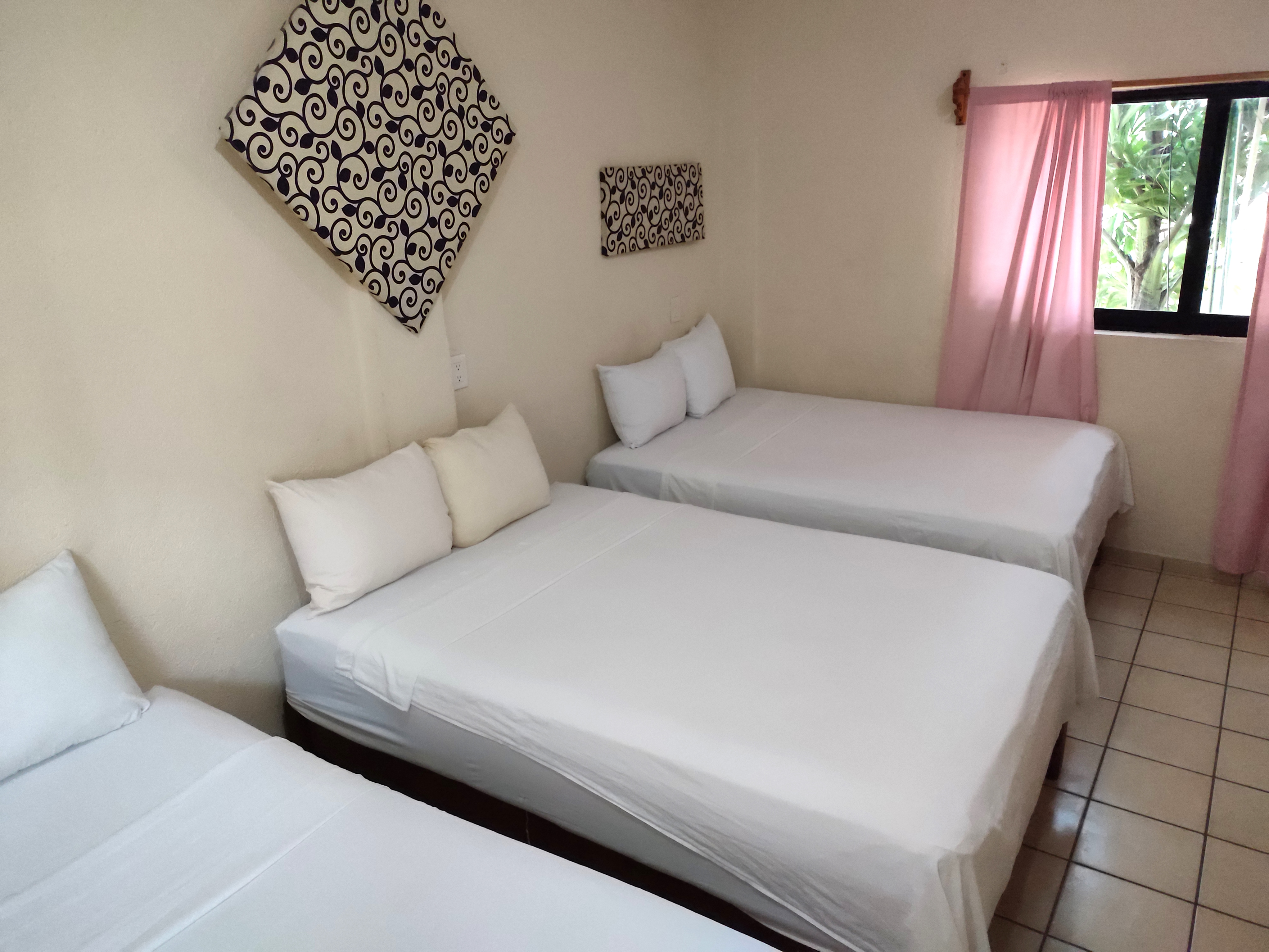 غرفة قياسية ثلاثية بسرير مزدوج، Hotel Ashly 2/7
