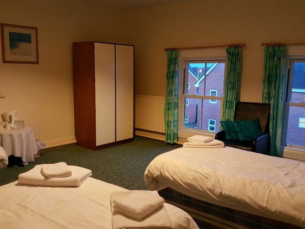 Station Hotel 21/56