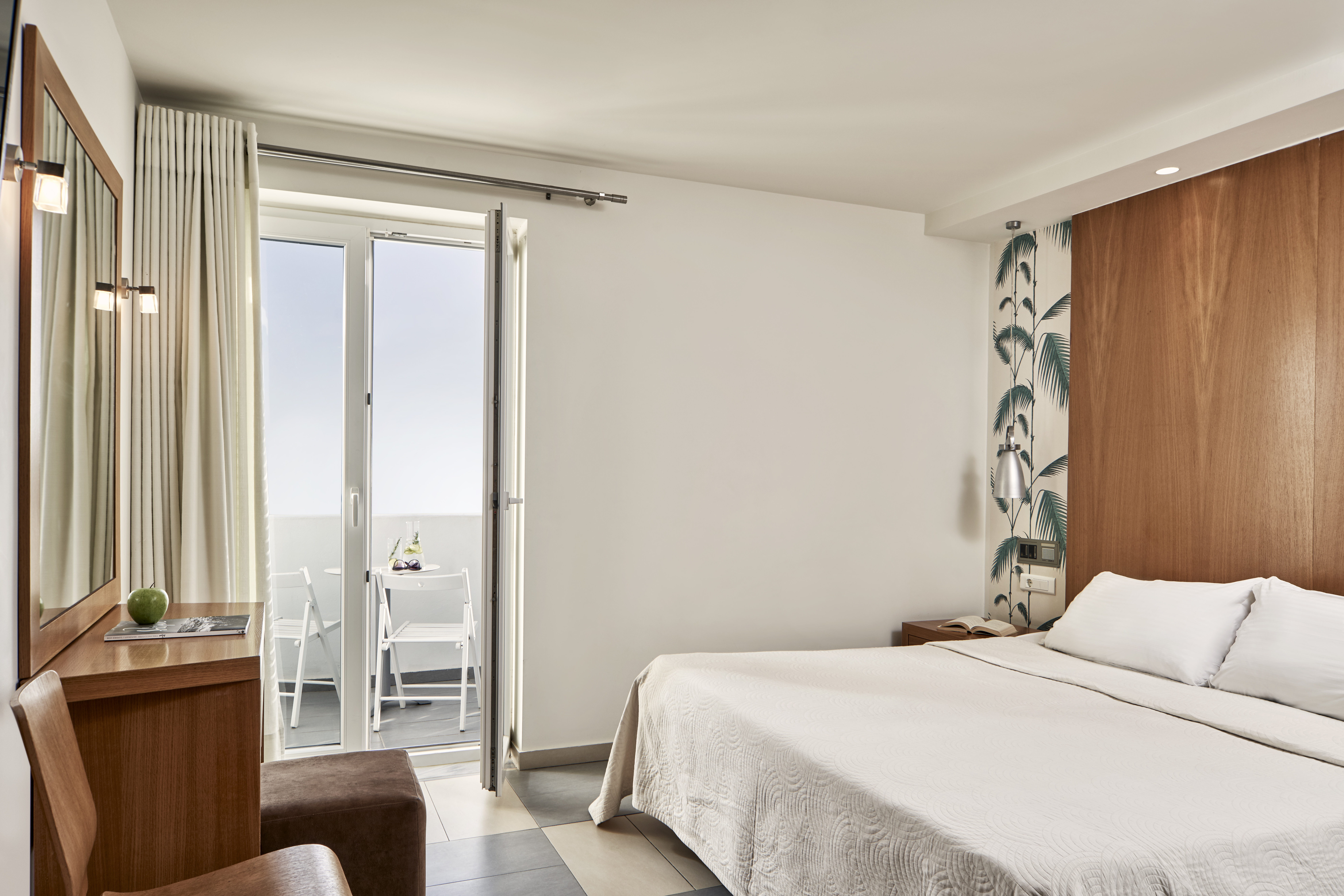 EXECUTIVE, DOUBLE BED