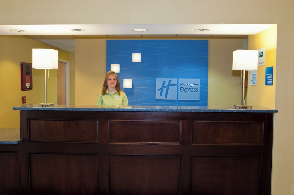 Holiday Inn Express Hotel and Suites North Conway, an IHG Hotel 5/32
