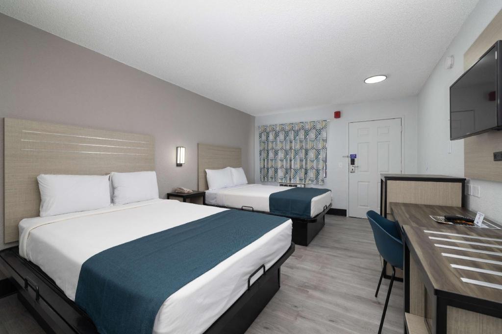 2 Full Beds