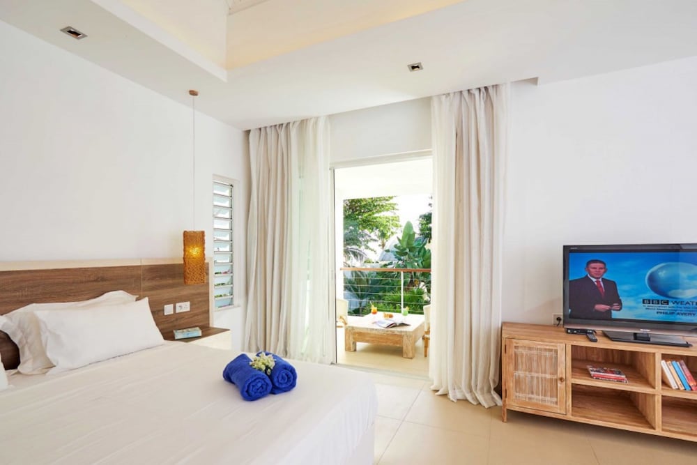 3 BEDROOMS, LUXURY, VILLA, BEACH FRONT, SEA VIEW