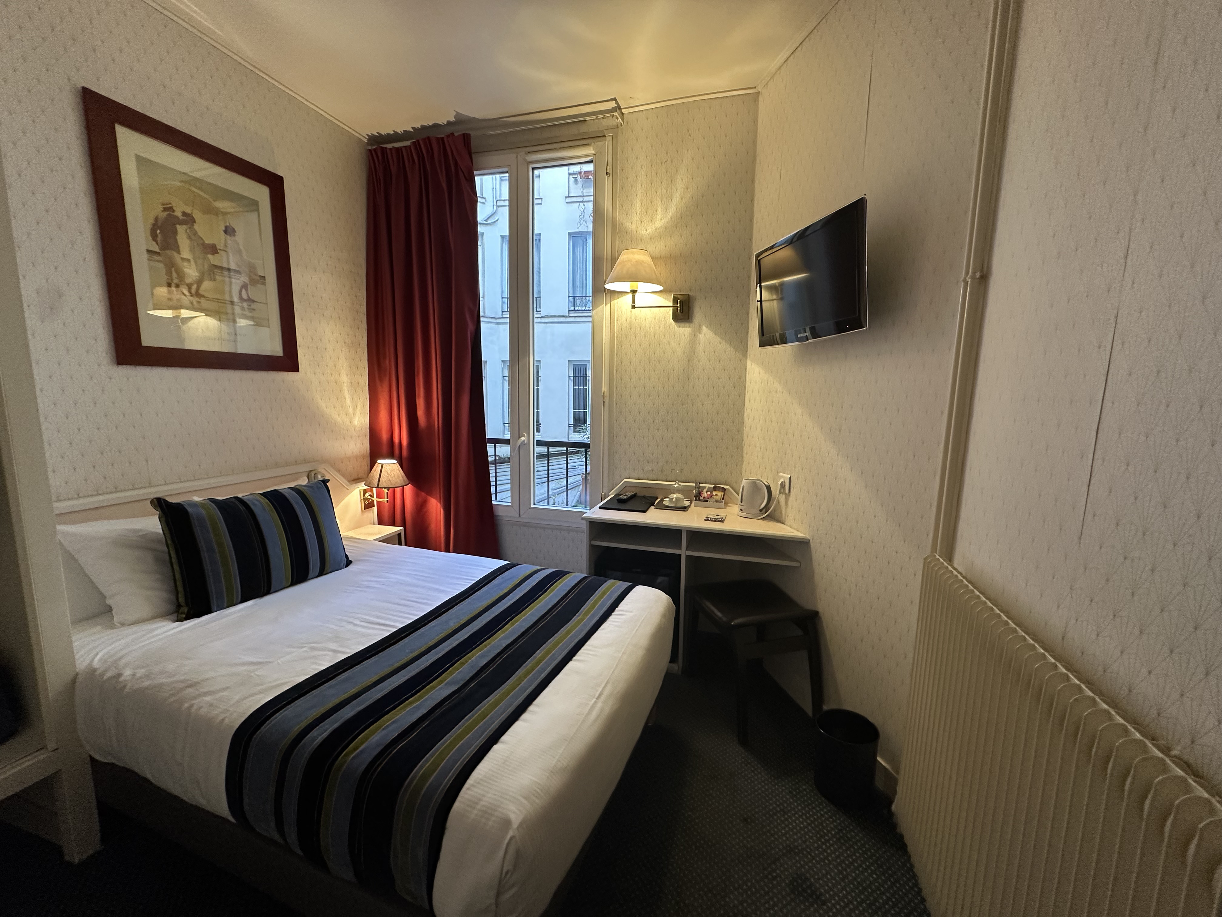 Classic, Single, Double Bed, Hotel Opera Deauville 2/4