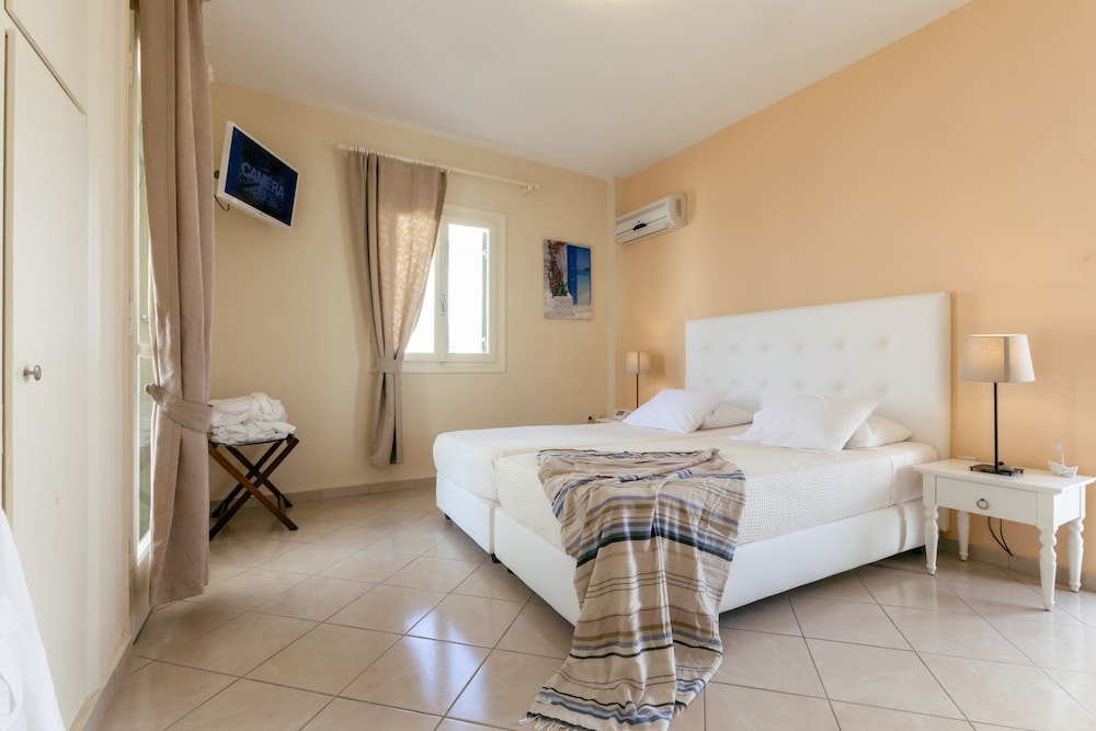 Mikri Vigla Hotel 12/45