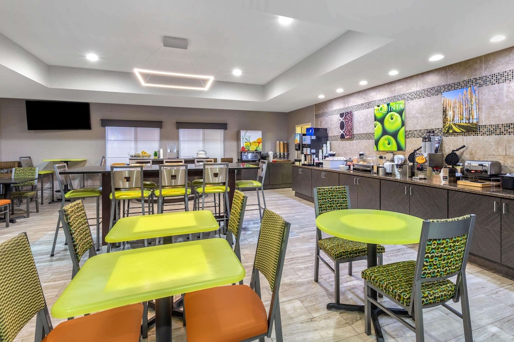 La Quinta Inn & Suites by Wyndham Columbus - Edinburgh 41/59