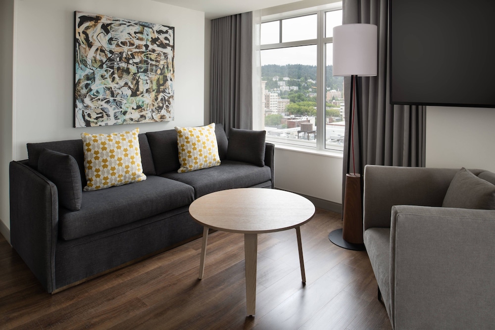 The Bidwell Marriott Portland 24/43