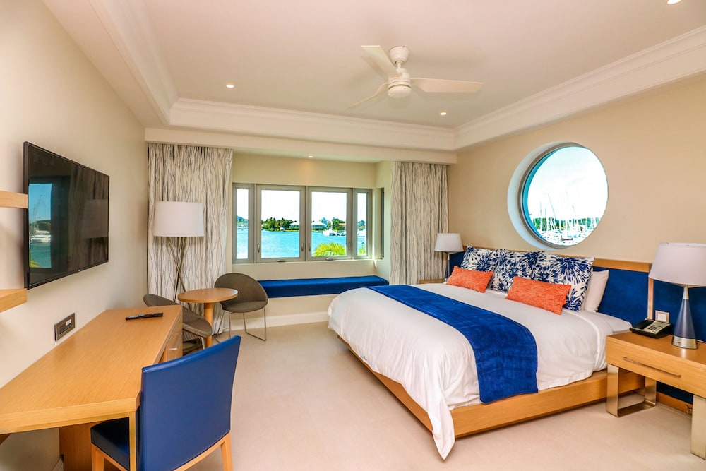 Harbor Club St Lucia, Curio Collection by Hilton 19/58