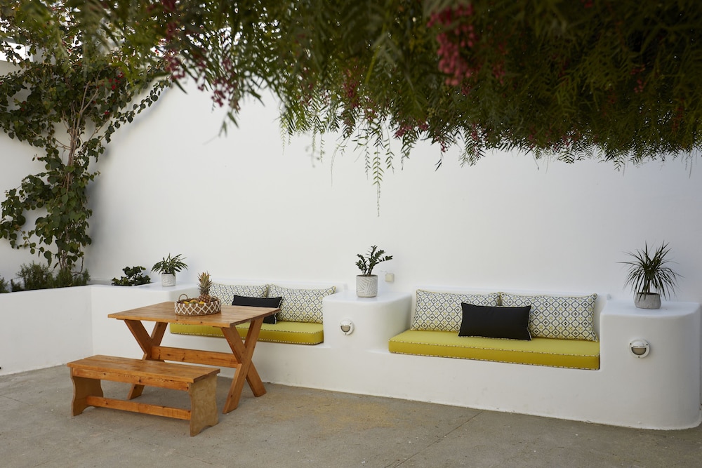 ATHIRI HOTEL 44/50