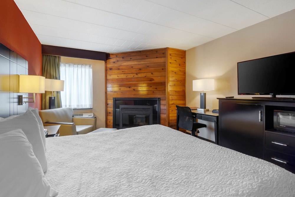 Best Western Plus Poconos Hotel 21/43