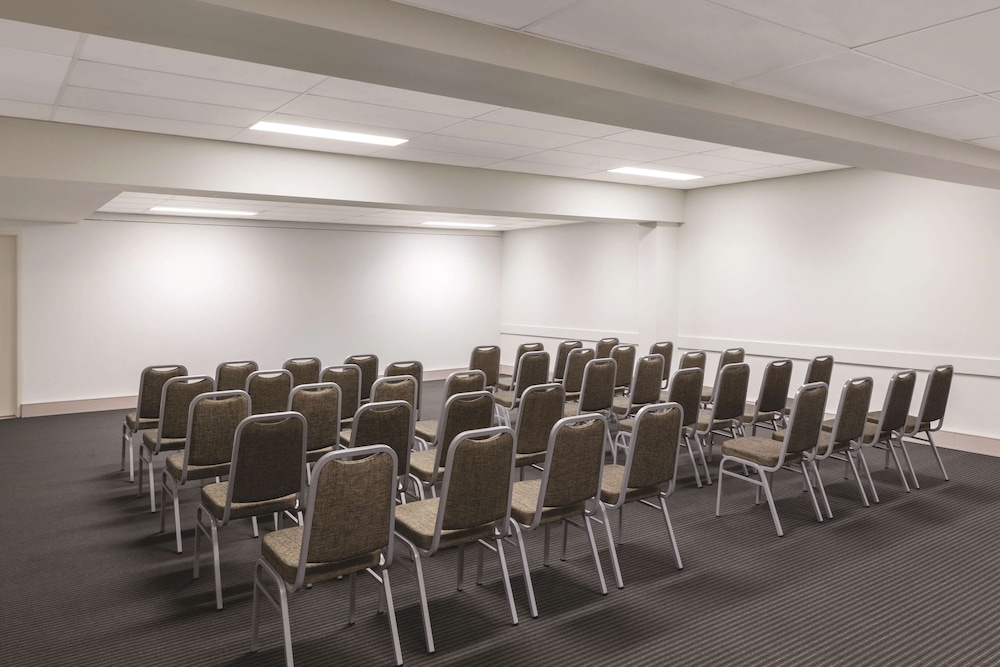 Adina Serviced Apartments Canberra Kingston 51/62