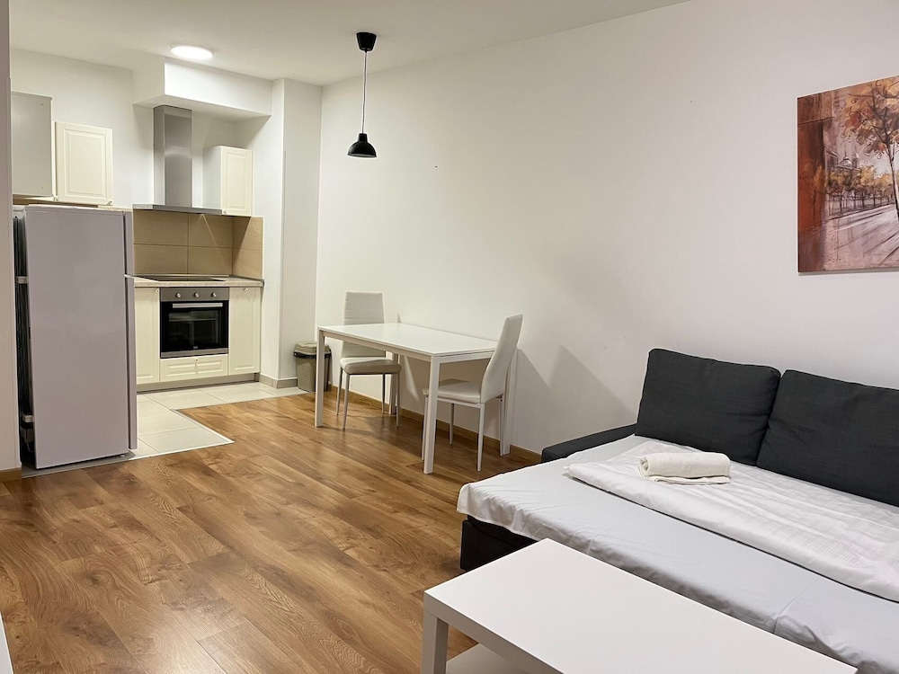 Corvin Rose Apartment Hotel 17/46