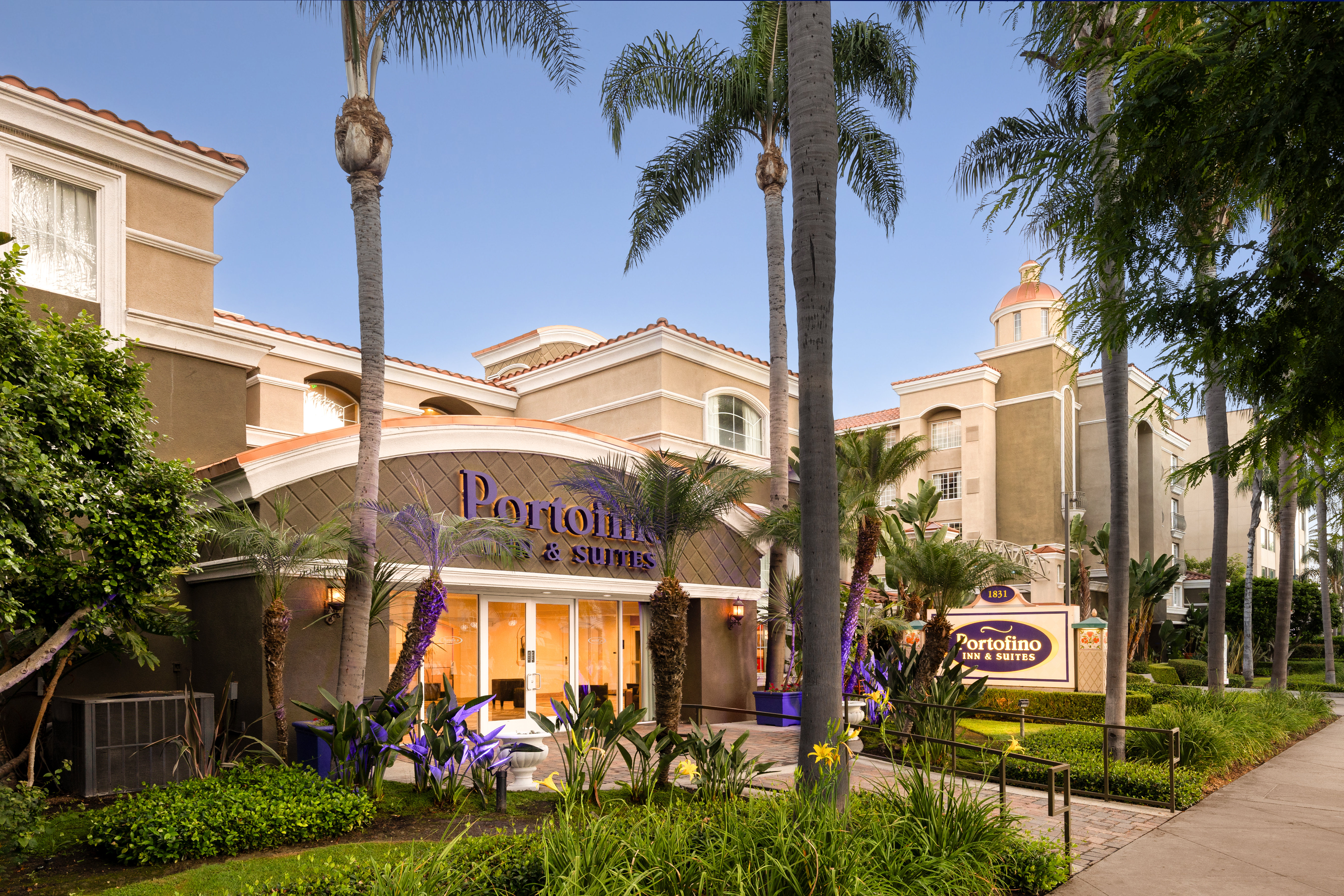 Anaheim Portofino Inn and Suites in ANAHEIM - CA