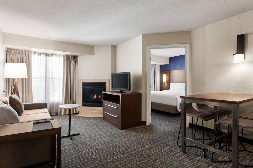 Residence Inn Salinas Monterey 18/30