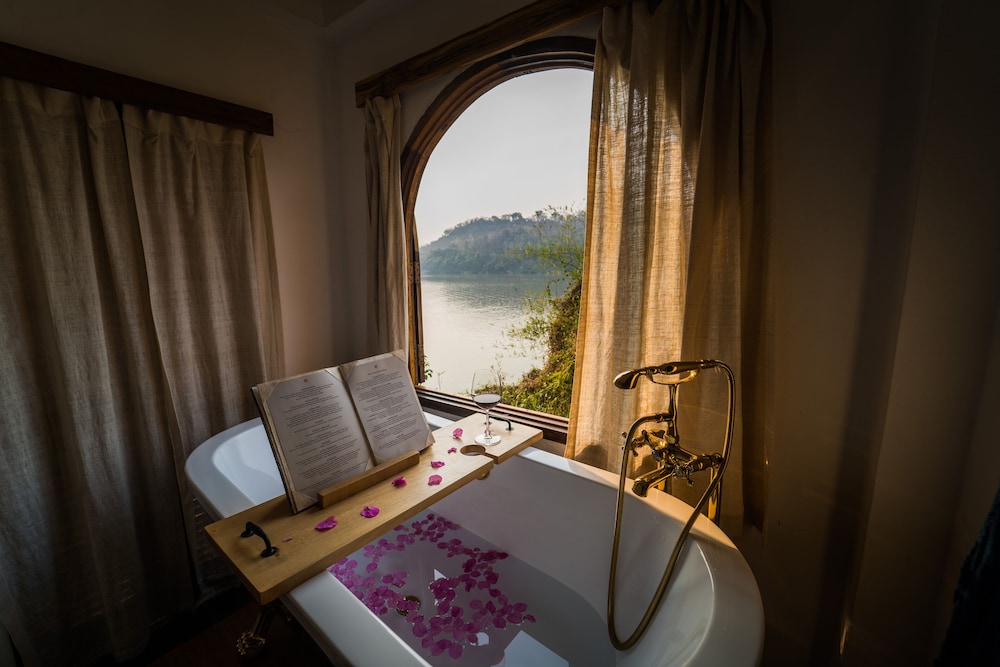 Ock Pop Tok Mekong Villa 31/50