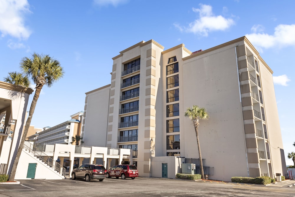 Ocean Crest Inn and Suites 39/51