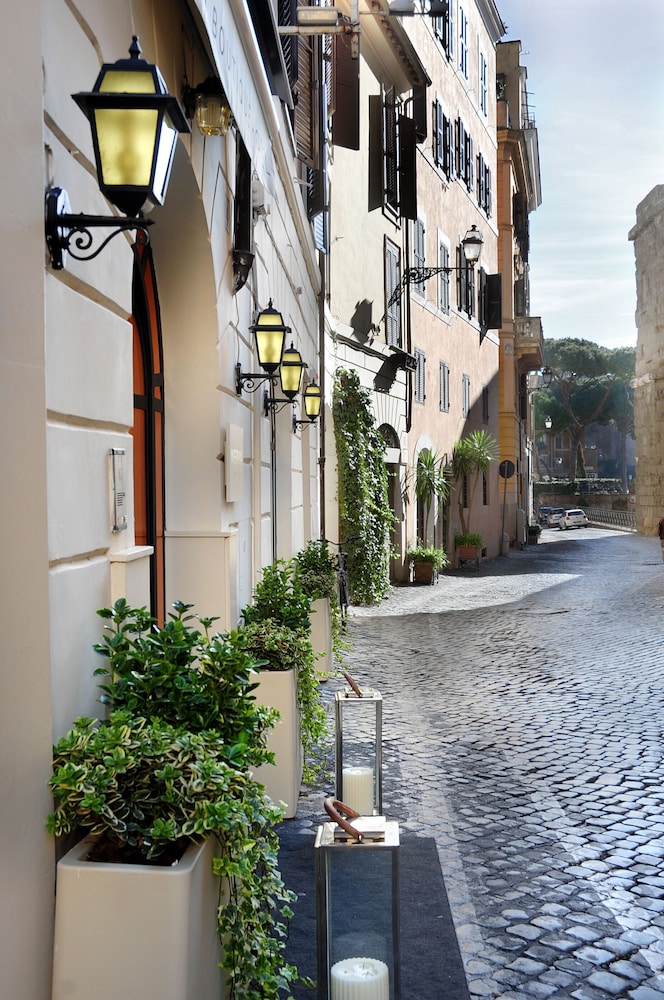 Nerva Boutique Hotel 63/72