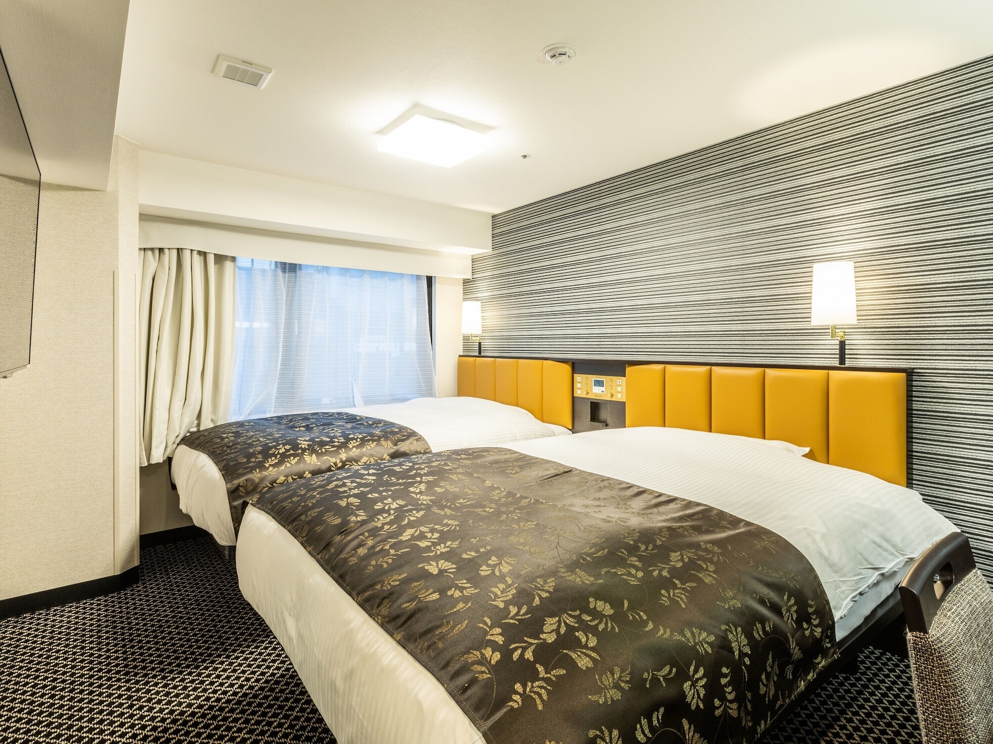 TYPE B, TWIN BEDS