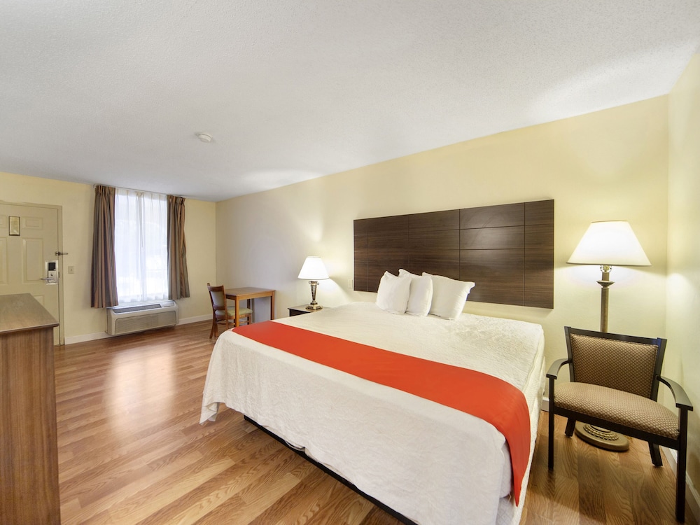 Hotel Brewton 8/49
