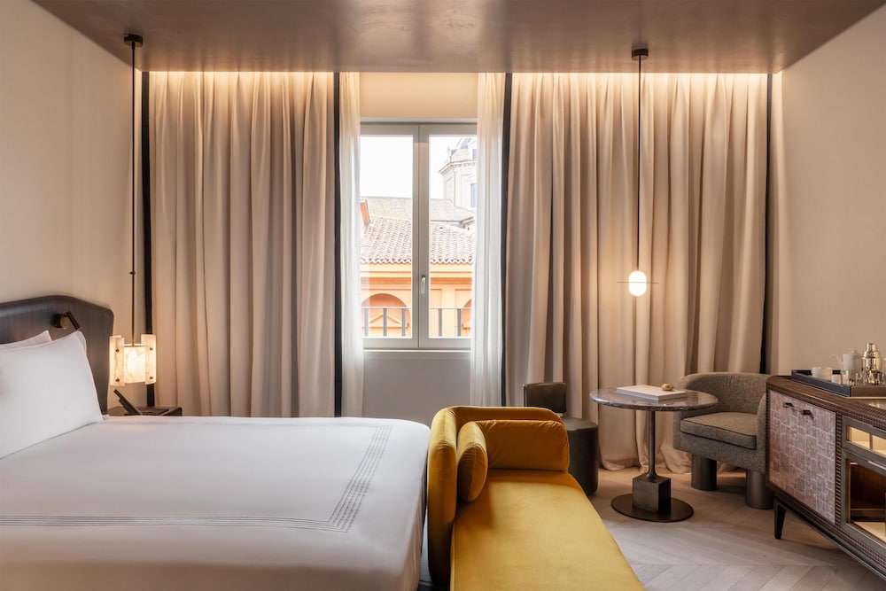 Thompson Rome, by Hyatt 16/50