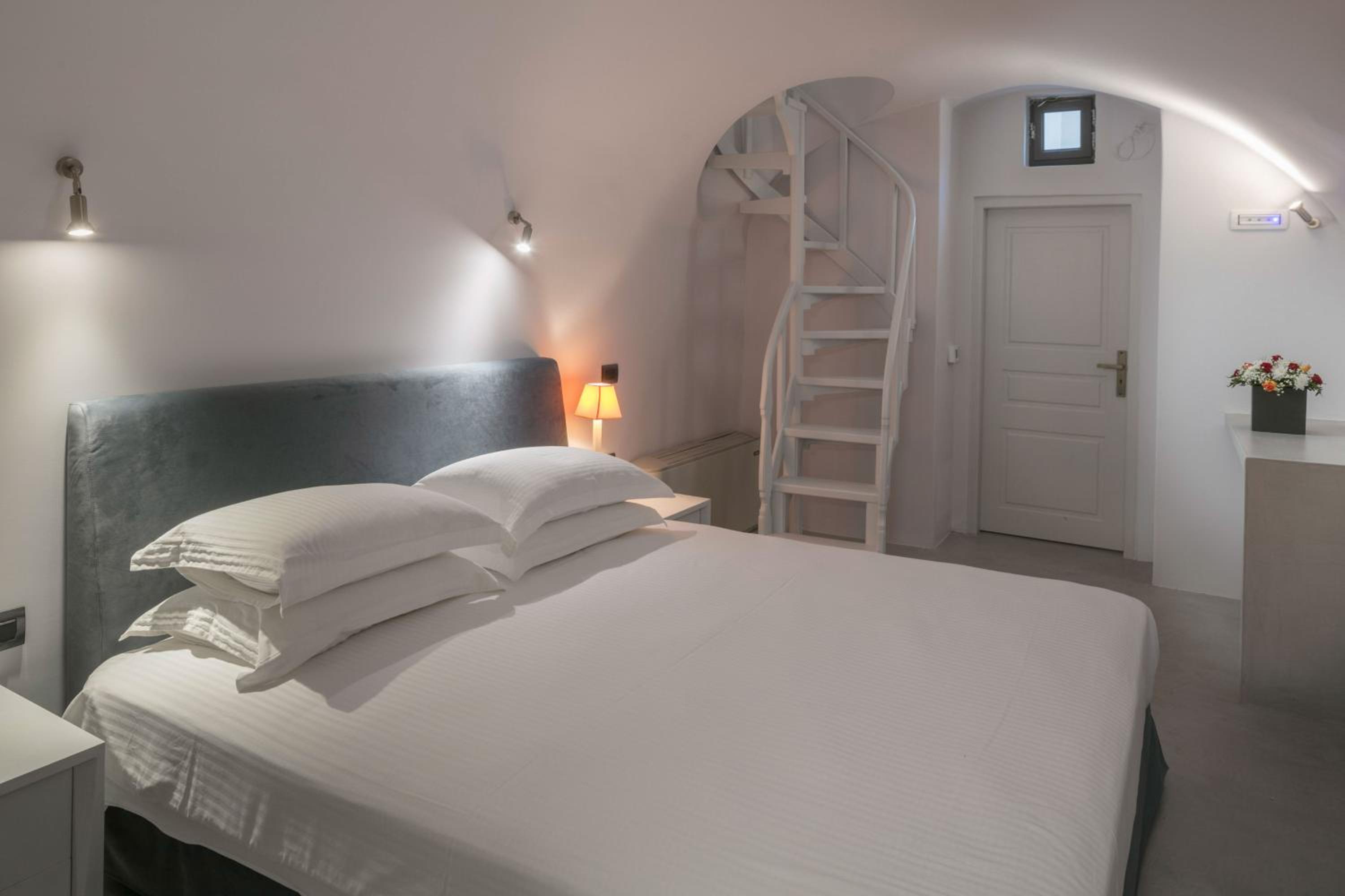 Cave, 2 Bedrooms, Villa, Caldera View, Hot Tub