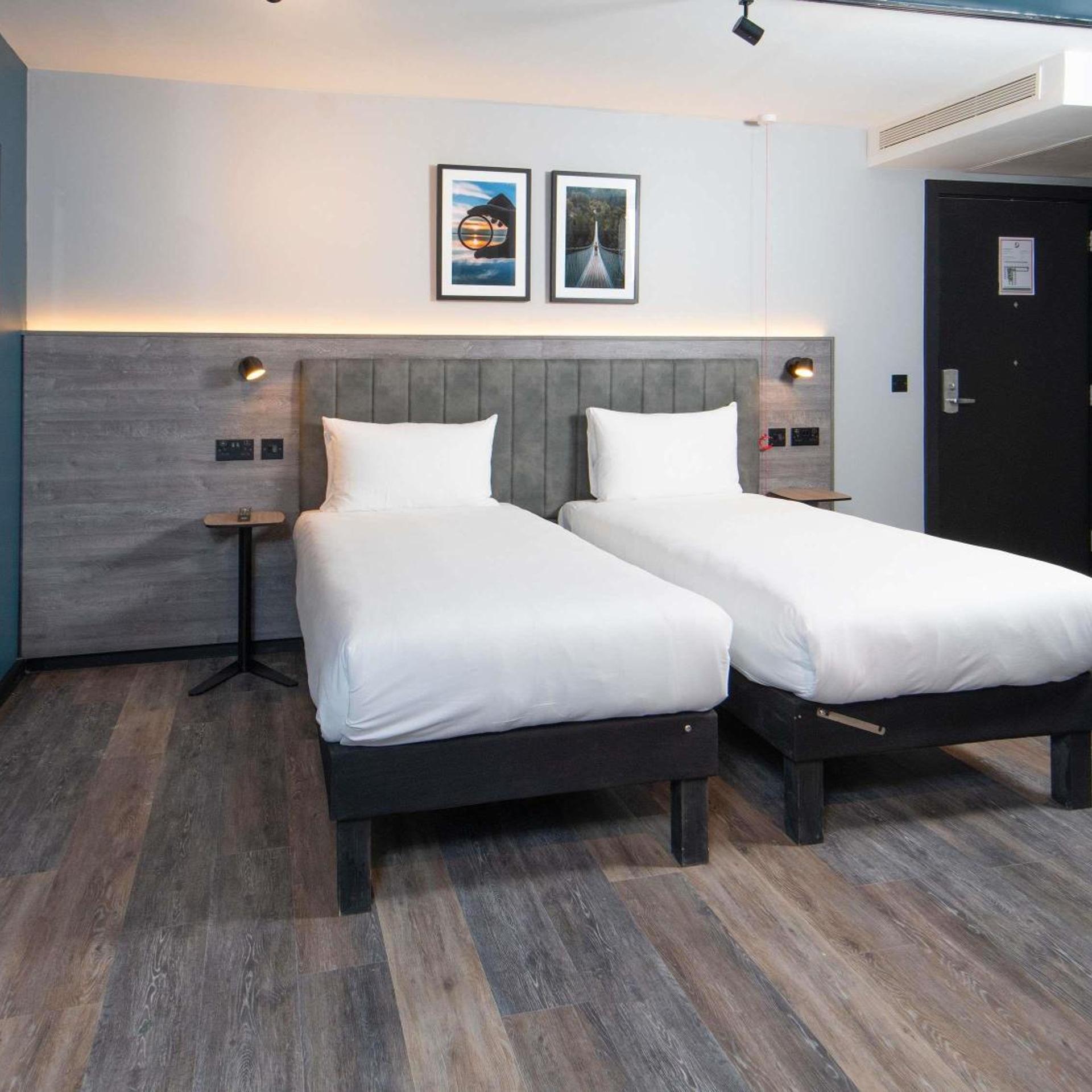 غرفة قياسية بسرير مزدوج مع أريكة لذوي الإعاقة، Ibis Styles London Gatwick Airport 4/10